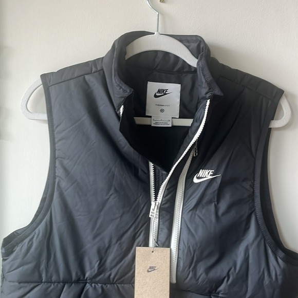 NWT Nike Men’s Therma-fit Vest - Picture 2 of 2
